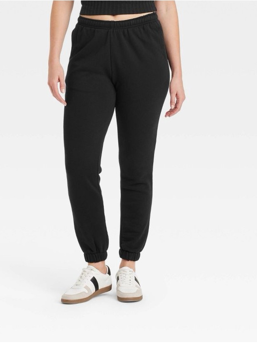 Universal Thread Black Leisure Studio Mid-Rise Fleece Essential Joggers